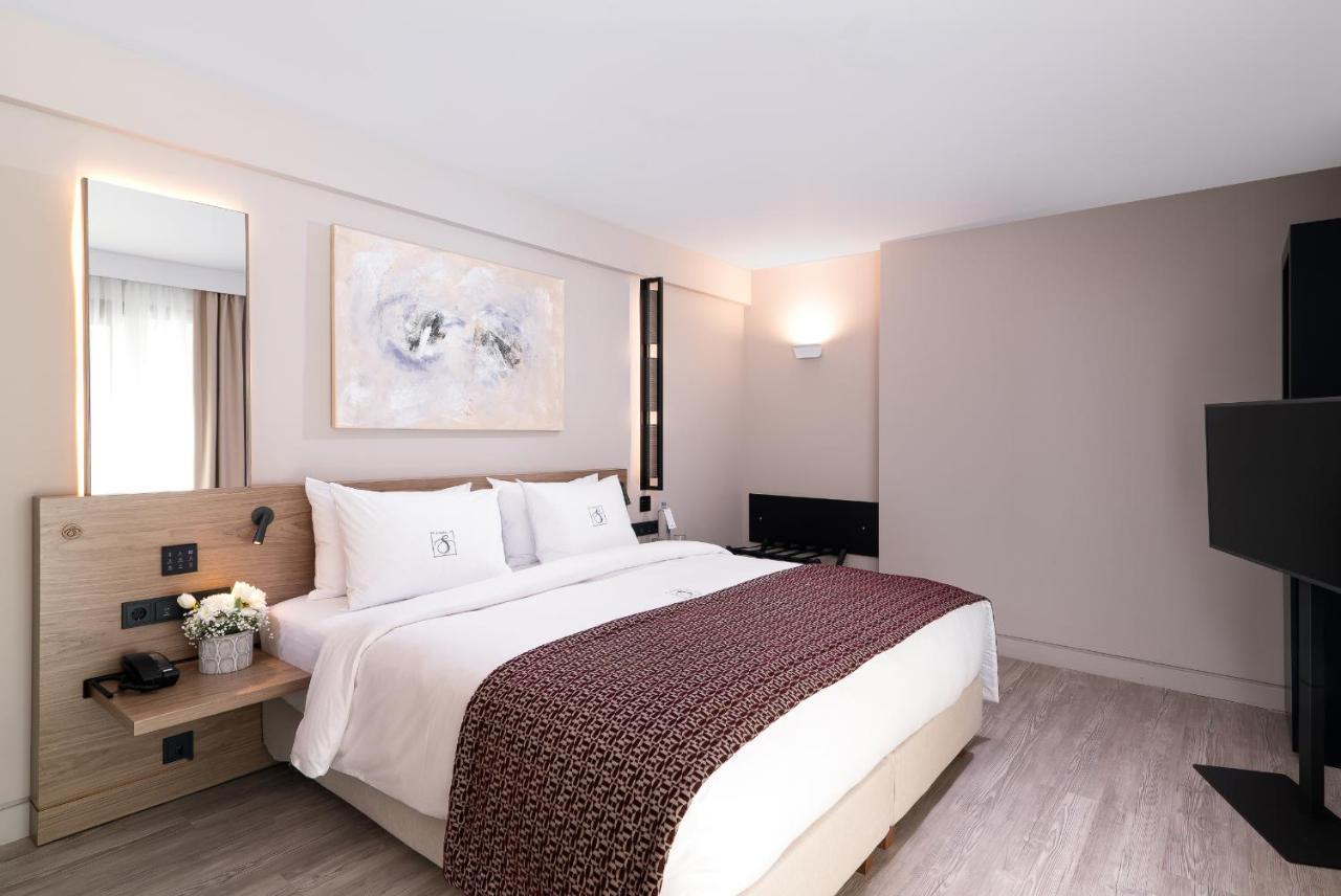 S Hotel Boutique Thessaloníki Eksteriør bilde A bedroom at the hotel