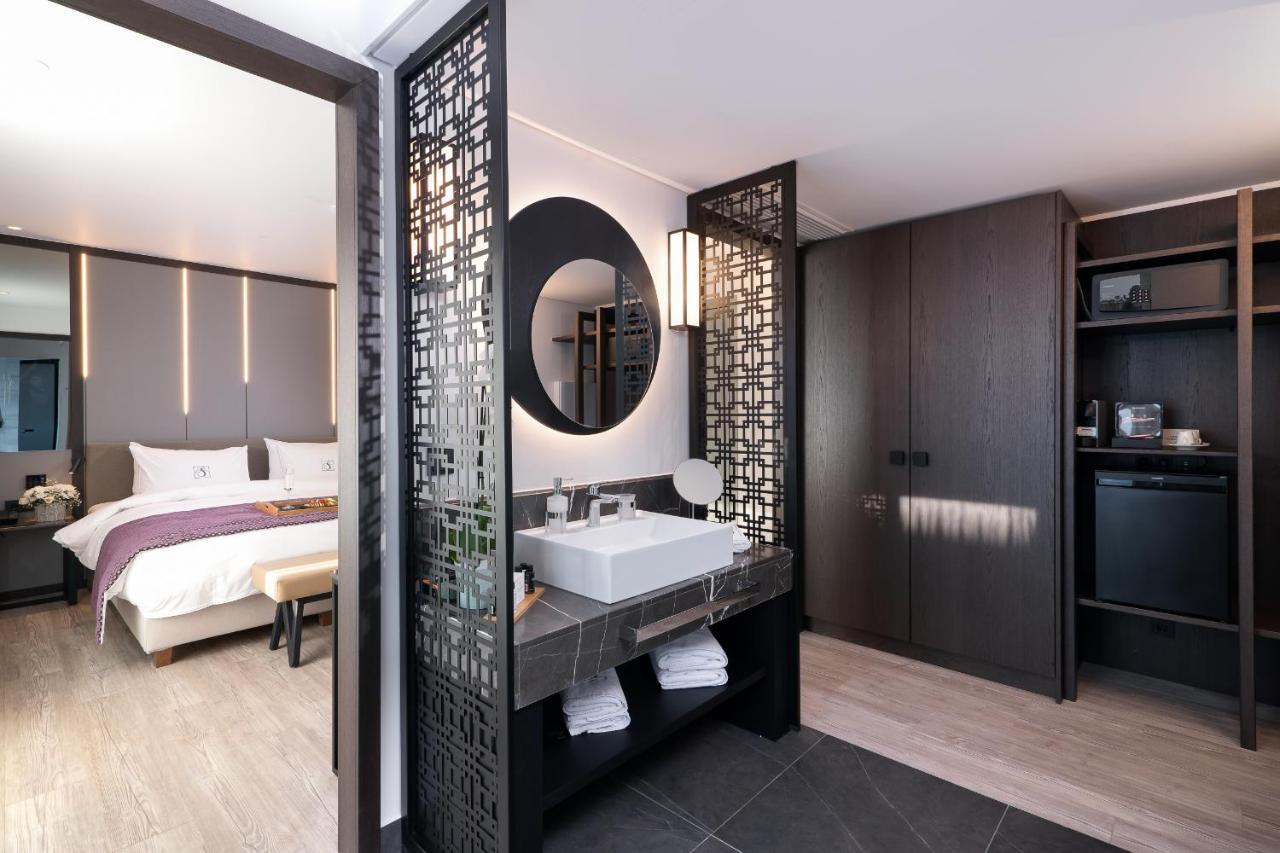 S Hotel Boutique Thessaloníki Eksteriør bilde Deluxe Room